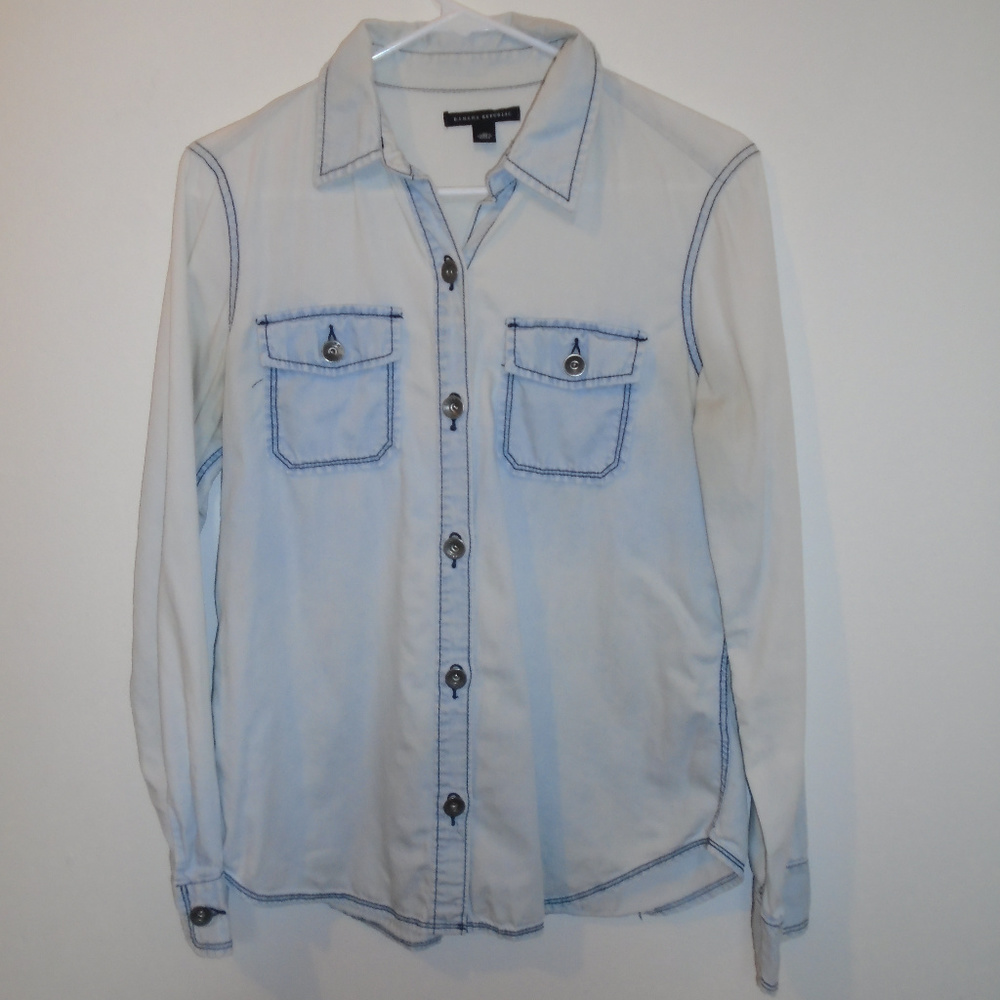 Banana Republic Men's Medium Light Shirt